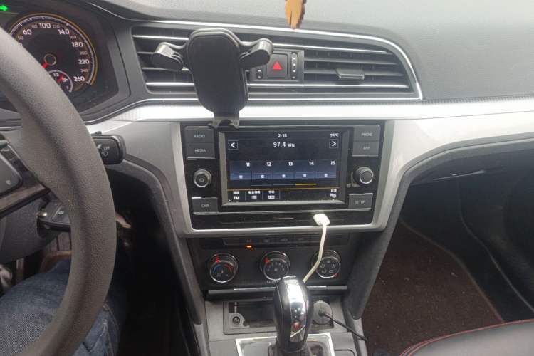 Used Volkswagen Lamando 2019 230TSI DSG Fashion Edition China VI