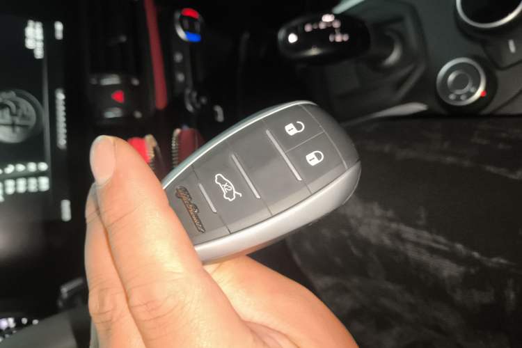 Used Alfa Romeo Giulia 2017 2.0T 200HP Luxury Edition