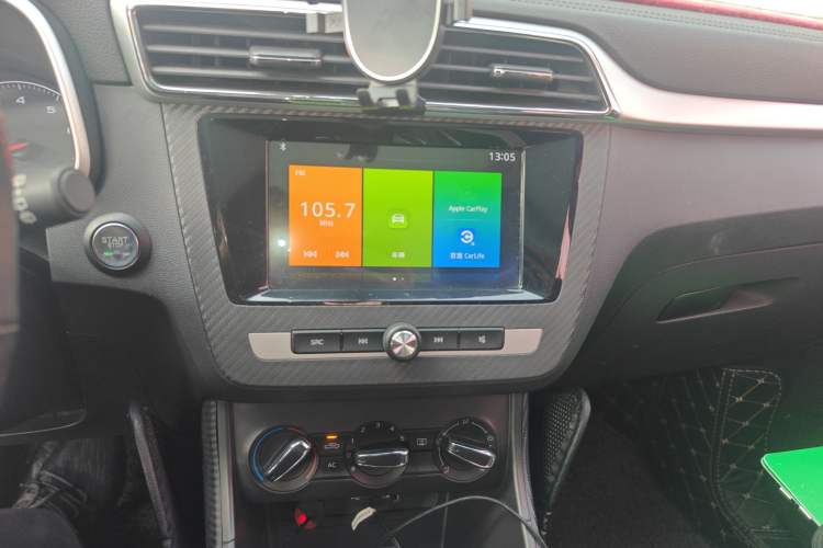 Used MG ZS 2017 1.5L Automatic Luxury Edition Audio And AC Panel