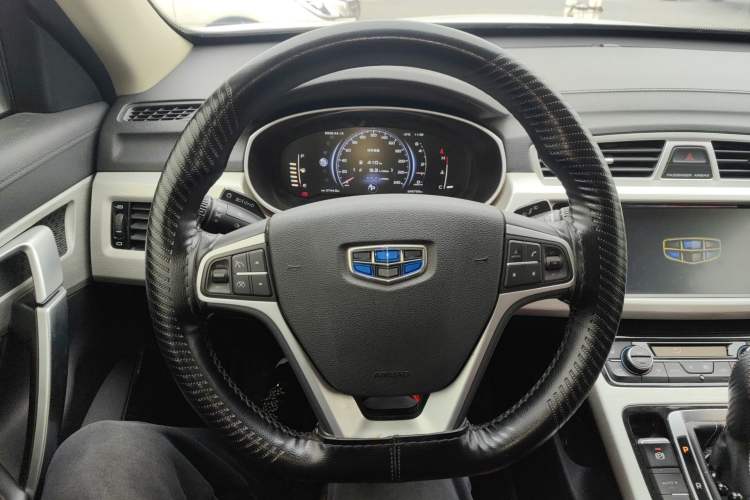 Used Geely Auto Emgrand X7 Sport 2018 Revised Version 1.8TD Automatic Two-Wheel Drive Smart Connectivity 4G-Enabled Edition Steering Wheel