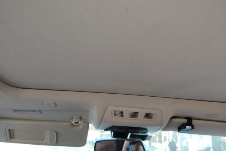 Used BMW 5 Series 2013 530Li Leading Model
