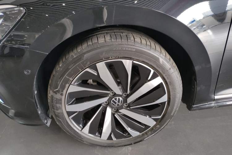 Used Volkswagen Passat 2025 Outstanding Model 380TSI Dragon Glory Edition
