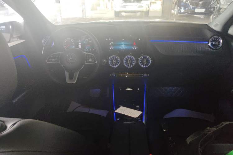 Used Mercedes-Benz GLA 2020 GLA 200 Center Console