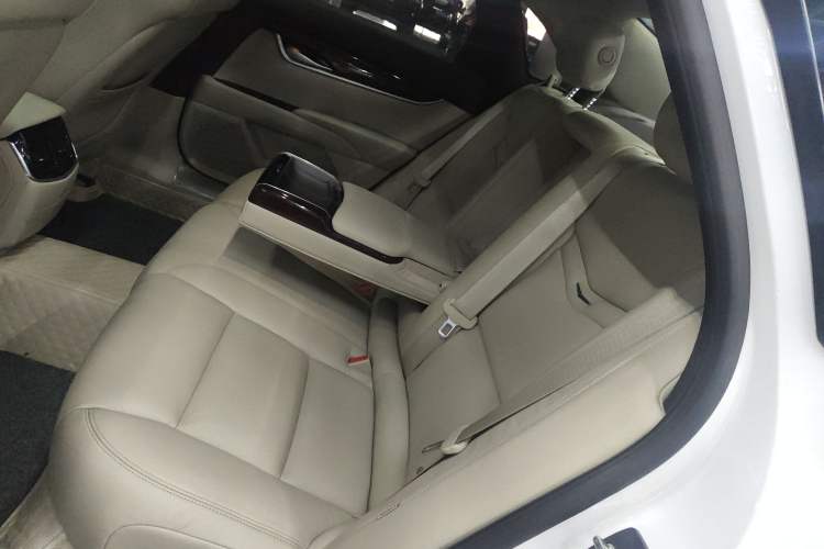 Used Cadillac XTS 2015 28T Comfort Model
