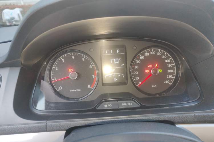 Used Volkswagen Lavida 2015 1.6L Automatic Fashion Edition Instrument Cluster