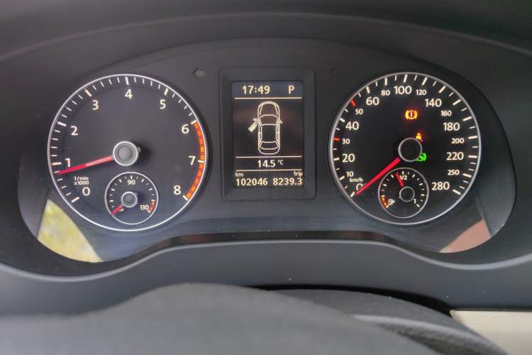 Used Volkswagen Sagitar 2012 1.4TSI Automatic Flagship Edition Instrument Cluster