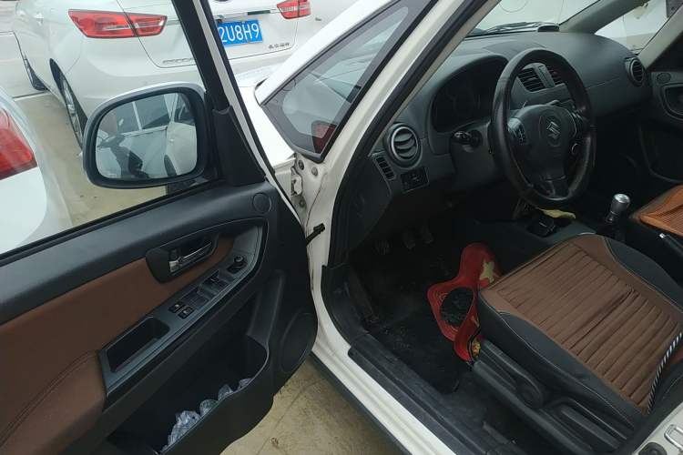 Used Suzuki SX4 2013 1.6L Manual CoolRide Model
