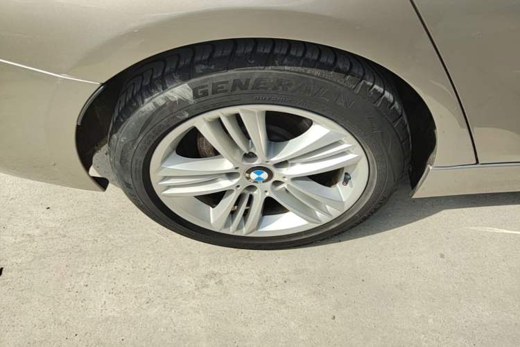 Used BMW 3 Series 2017 320Li Fashion Model Right Rear Wheel Hub