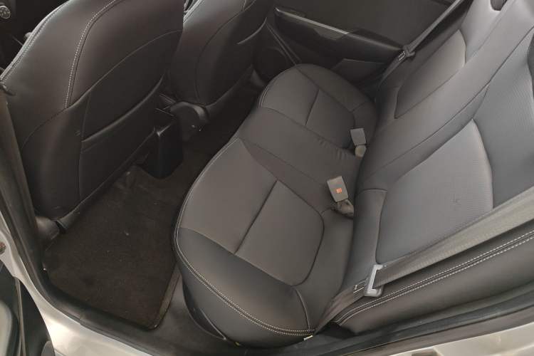 Used Kia K2 2015 Sedan 1.4L MT GLS