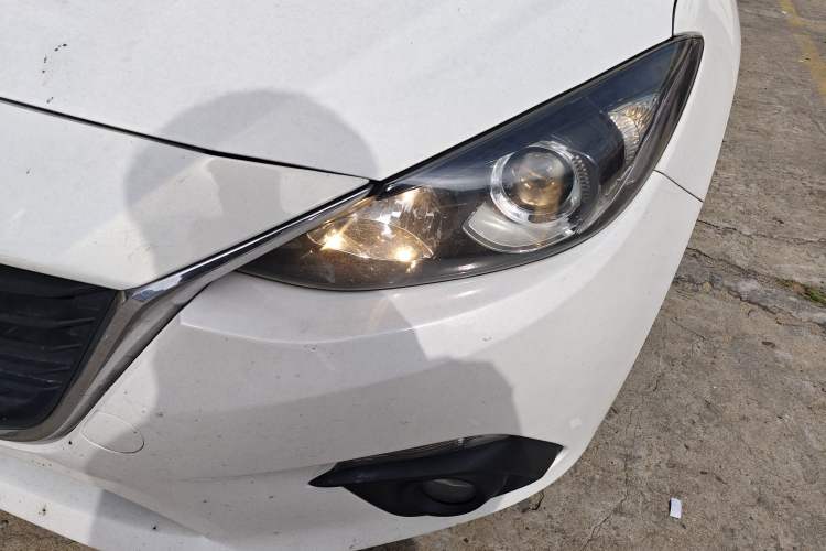 Used Mazda 3 Axela 2016 Sedan 1.5L Automatic Comfort Model