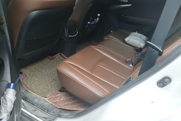 Used BYD Tang New Energy 2015 2.0T Four-Wheel-Drive Flagship Model