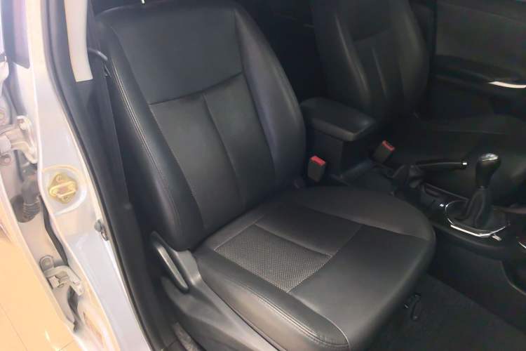 Used Zotye Z300 2014 1.5L Value Edition Manual Elite Model Right Front Seat