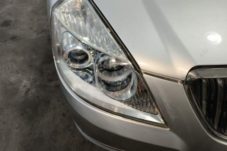 Used Buick Excelle 2011 1.6 LE-MT Right Front Headlight