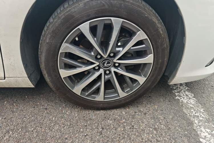 Used Lexus ES 2022 300h Excellence Edition