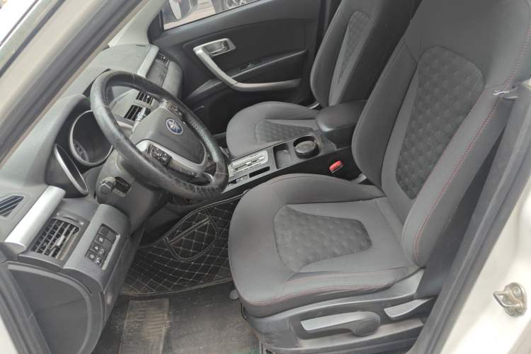 Used Bestune X80 2013 2.0L automatic comfort version
