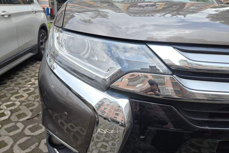 Used Mitsubishi Outlander 2018 2.0L Two-Wheel Drive Glory Edition 5 Seats
