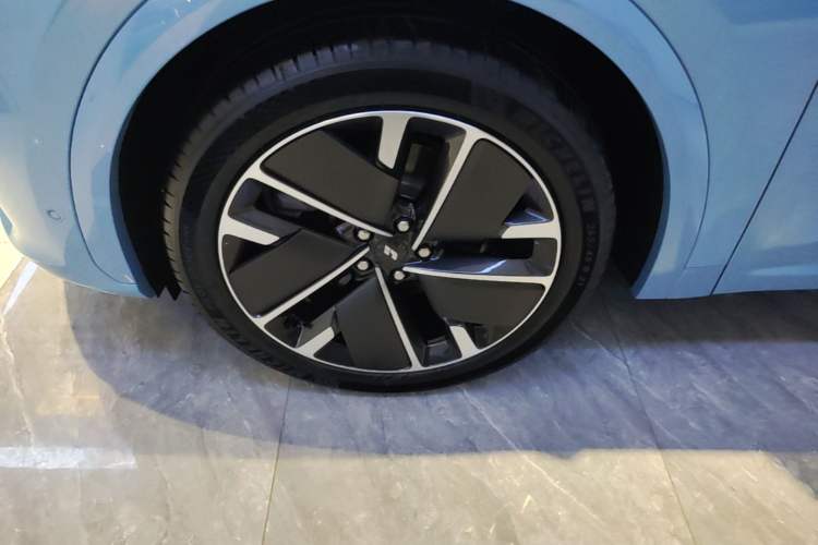 Used Li Auto L7 2025 Ultra Smart Refreshed Edition Left Front Wheel Hub