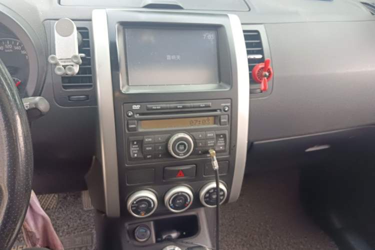 Used Nissan X-Trail 2012 2.5L CVT Luxury Edition 4WD Audio And AC Panel