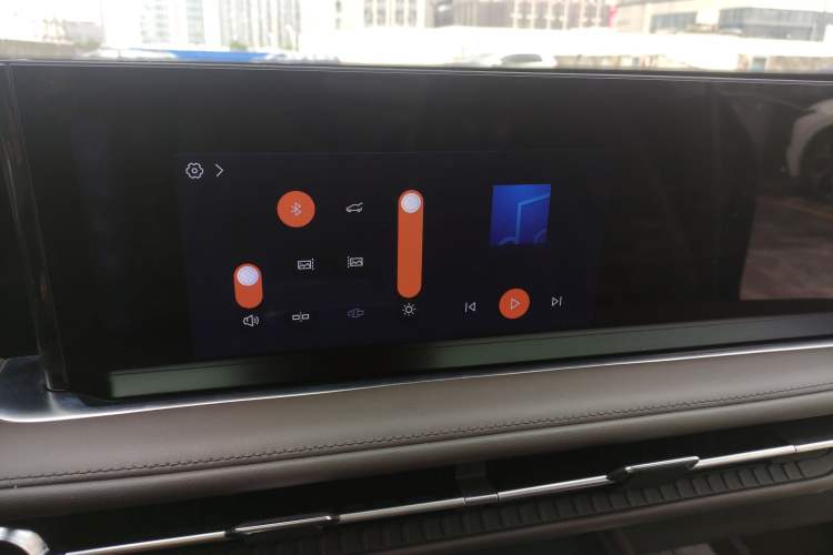 Used Ford Edge 2025 Ford Explorer L 2.0T EcoBoost E-Hybrid Four-Wheel-Drive 7-Seater Supreme Model