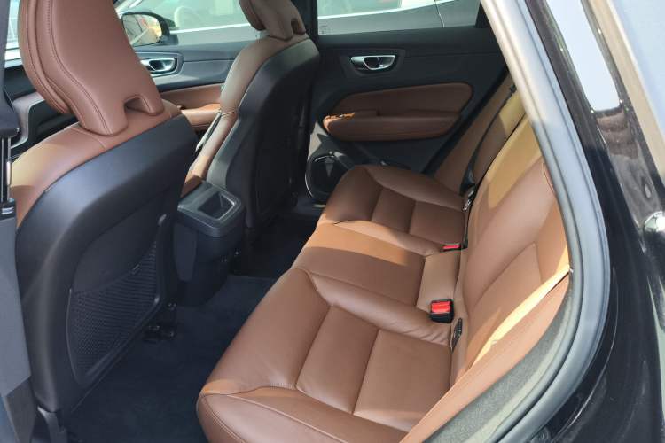 Used Volvo XC60 2024 B5 4x4 Smart Luxury Edition