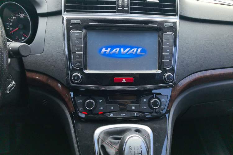 Used Haval H6 2015 Upgraded Model 1.5T Manual Two-Wheel Drive Prestige Version
