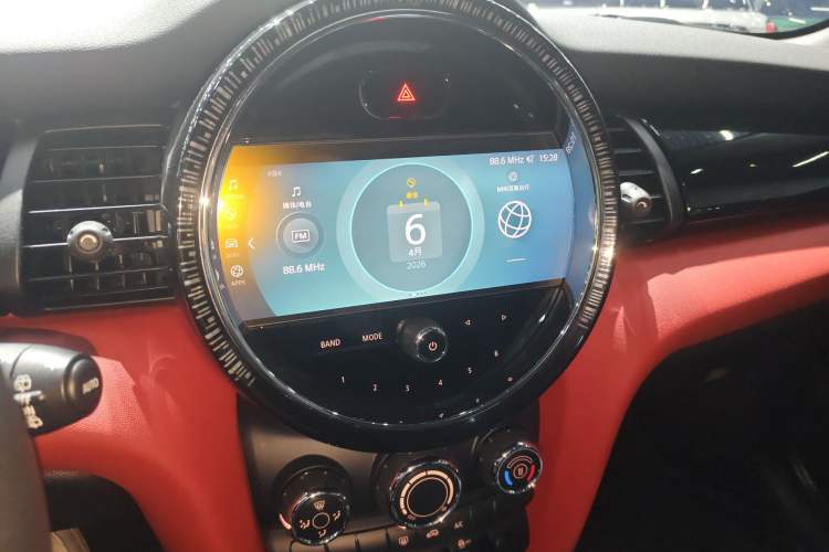 Used MINI 2021 1.5T Three-Door Sharp Edition Audio And AC Panel