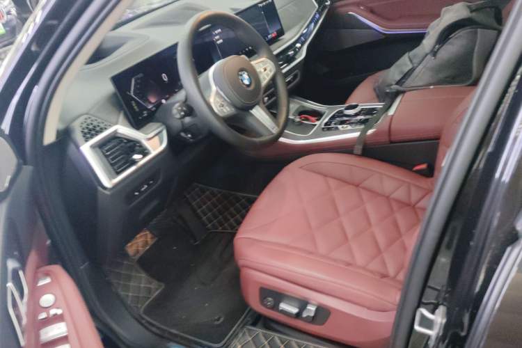 Used BMW X5 2023 xDrive 30Li Luxury M Sport Package