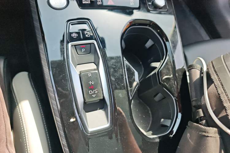 Used Audi A5L 2026 2.0T Sport Plus Gear Lever