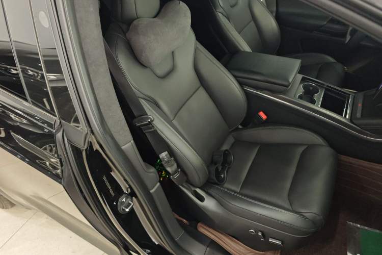 Used Tesla Model X 2023 Three-Motor All-Wheel-Drive Plaid Version
