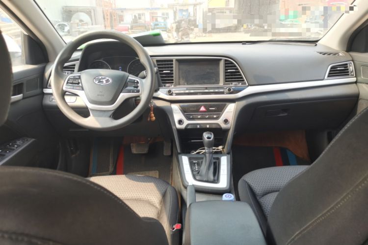 Used Hyundai Elantra (6th Generation / Lingdong) 2016 1.6L Automatic ZhiXuan – Elite Version Center Console