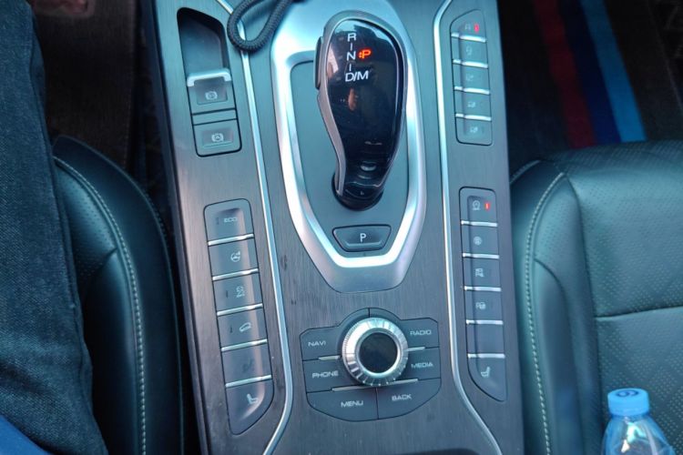 Used Wey VV6 2018 2.0T Four-Wheel Drive Flagship Version China V Standard
