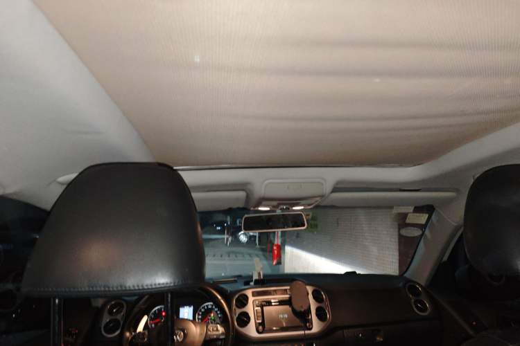 Used Volkswagen Tiguan 2013 1.8TSI Automatic Two-Wheel Drive Luxury Model Headliner