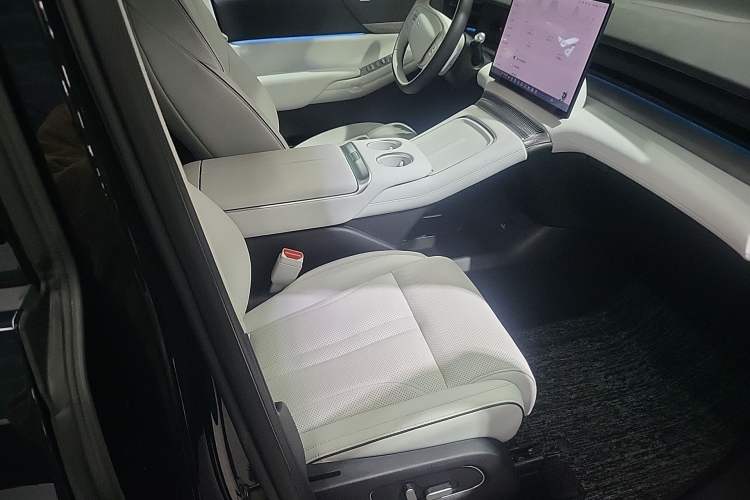 Used XPeng X9 2024 702 Ultra-Long Range Max