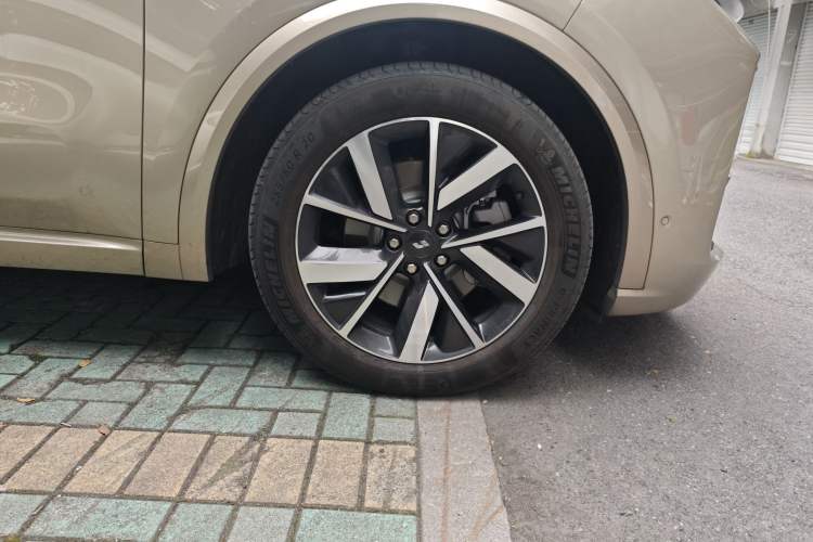 Used Li Auto L8 2023 Max model