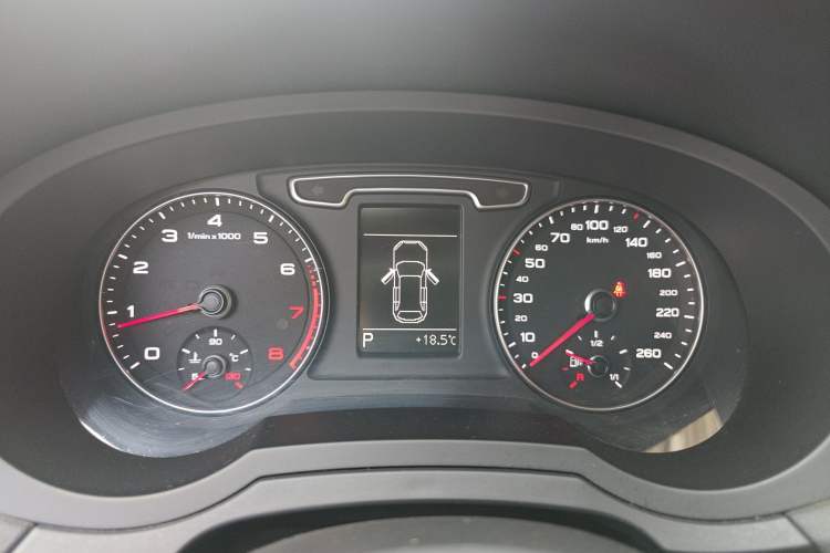 Used Audi Q3 2015 30 TFSI Comfort Model