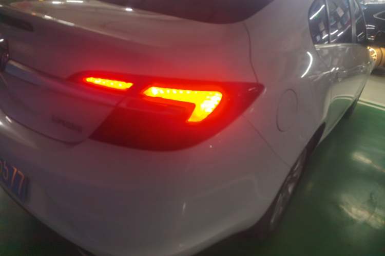 Used Buick Regal 2015 2.0L Leading Fashion Edition