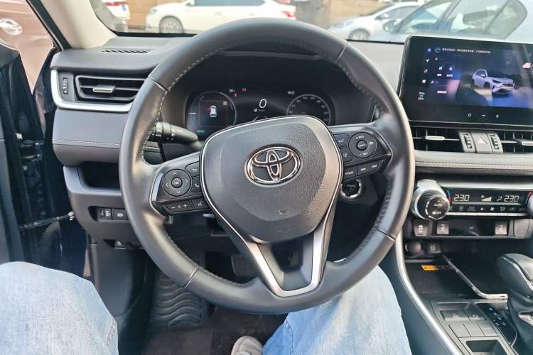 Used Toyota RAV4 2023 Dual-Engine 2.5L E-CVT Two-Wheel Drive Elite Plus Edition
