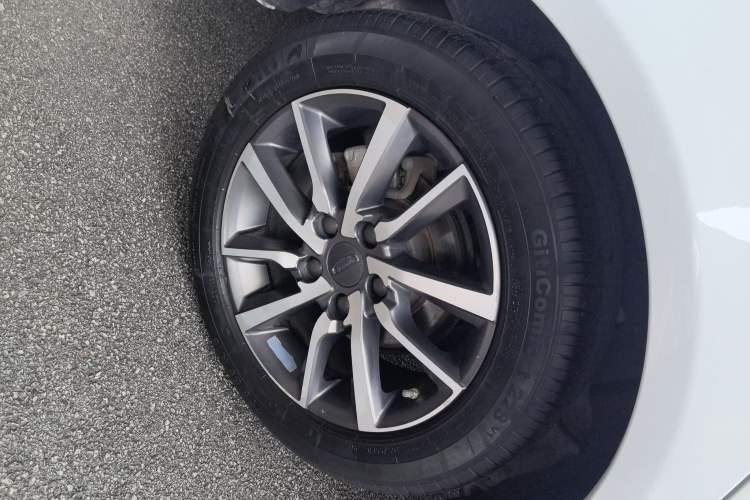 Used Geely Auto Emgrand 2019 Leading Edition 1.5L CVT Upward Asian Games Edition China VI
