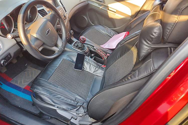 Used Chevrolet Cruze 2013 1.6L SE MT Left Front Seat