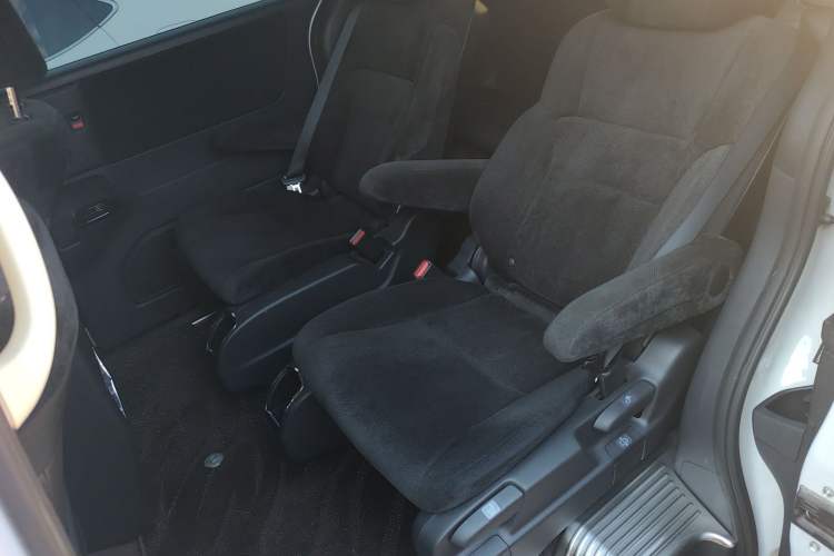 Used Honda Odyssey 2024 2.0L eHEV Sharp & Enjoy Edition
