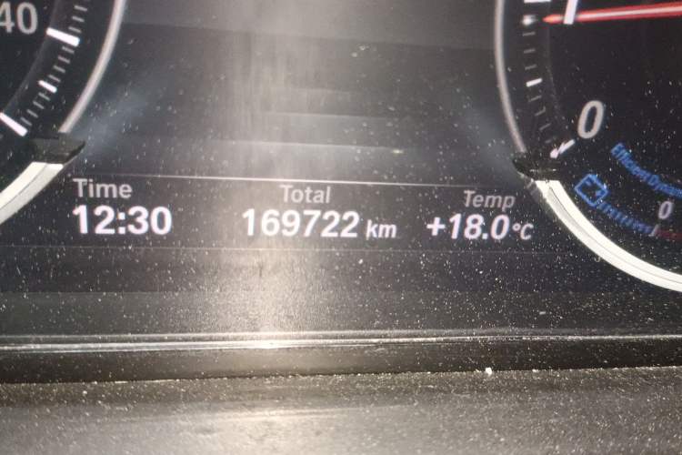 Used BMW 5 Series 2013 525Li Luxury Model Odometer Close Up