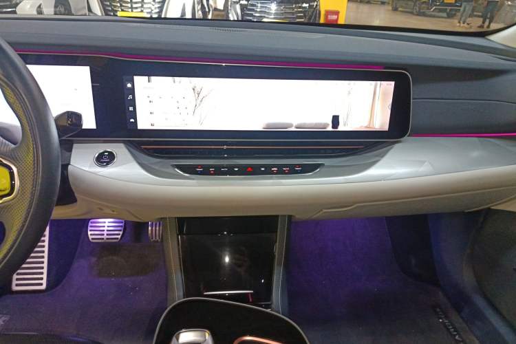 Used ARCFOX Alpha S 2021 708S+ 175kW Audio And AC Panel