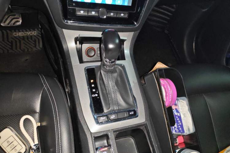 Used Roewe RX5 2016 30T Two-Wheel Drive Automatic Internet Smart Edition