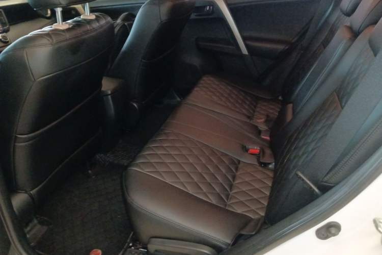 Used Toyota RAV4 2013 2.0L CVT Two-Wheel Drive Urban Edition Left Rear Seat