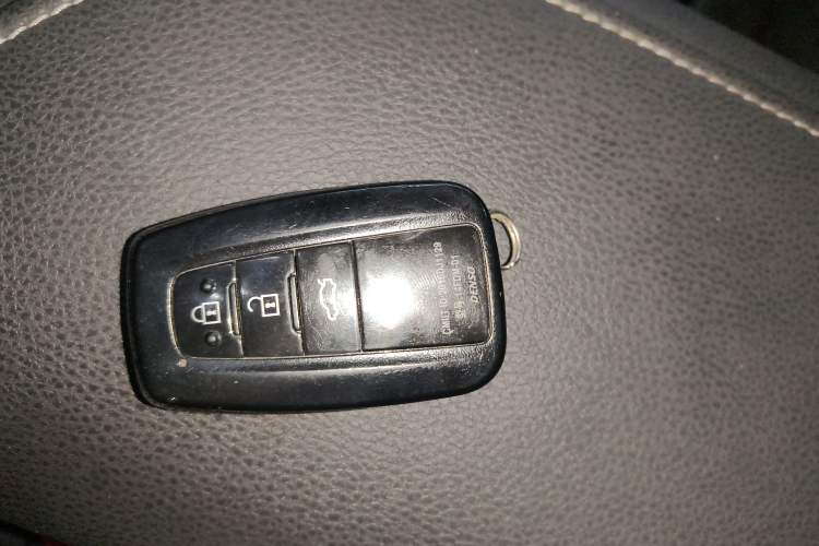 Used Toyota Camry 2019 2.5S FENGSHANG Version China VI Standard Vehicle Key