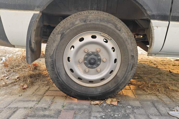 Used JAC Group Sunray 2022 2.0T Fuel-Efficient King PLUS Express Version Short Wheelbase 6-7 Seater – HFC4DB3-2E4 Right Rear Wheel Hub