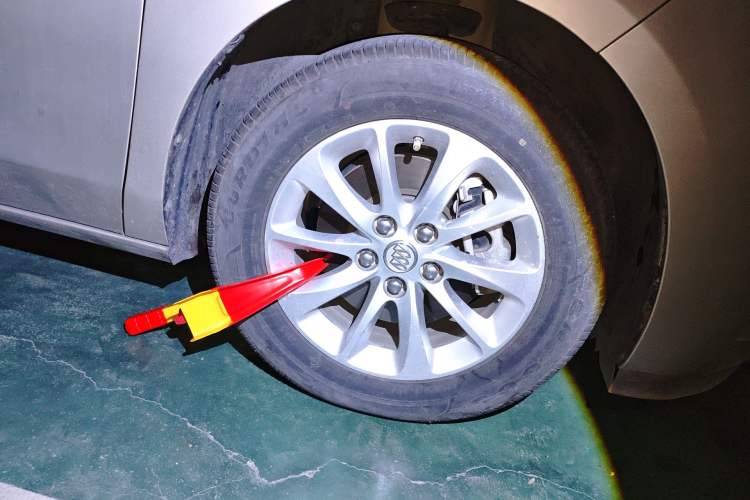 Used Buick GL8 2017 ES 28T Comfort Model China V Standard Right Front Wheel Hub