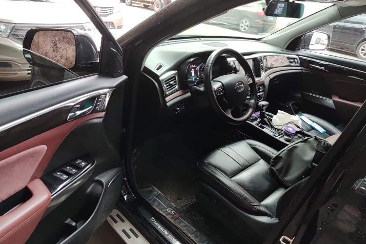 Used GAC Trumpchi GS8 2017 320T Four-Wheel Drive Luxury Smart Connectivity Version (7 Seats) Interior 3