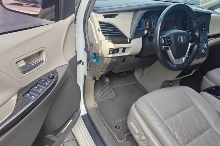 Used Toyota SIENNA 