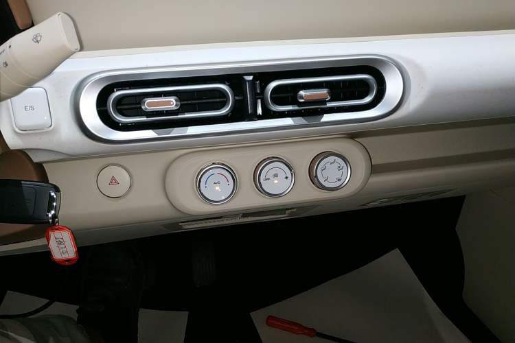 Used Wuling Hongguang MINIEV 2024 3rd Generation 215km Youth Edition